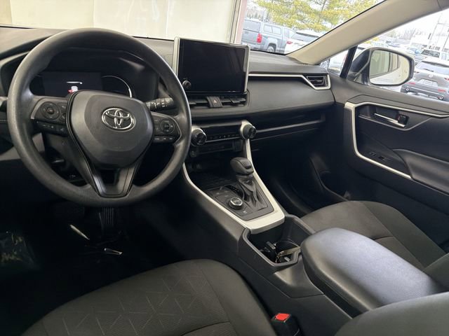 Used 2025 Toyota RAV4 XLE image 17