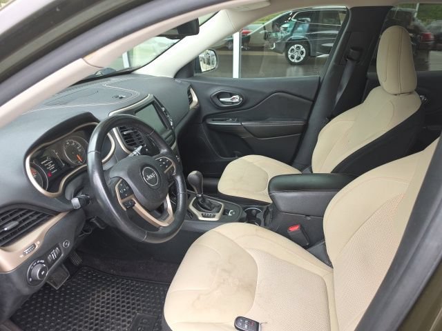Used 2016 Jeep Cherokee 75th Anniversary FWD image 3