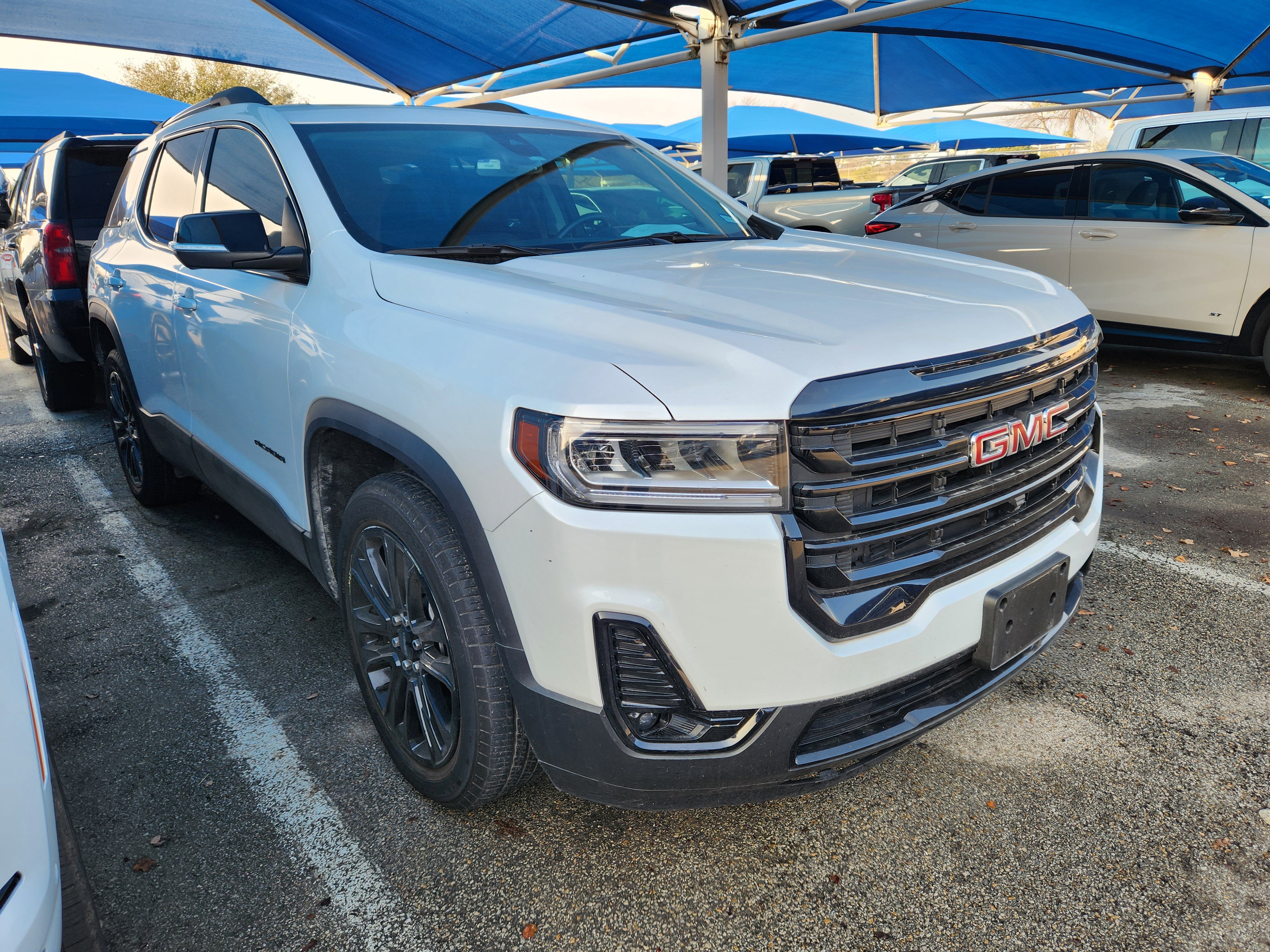 Used 2023 GMC Acadia SLT w/ Elevation Edition image 1