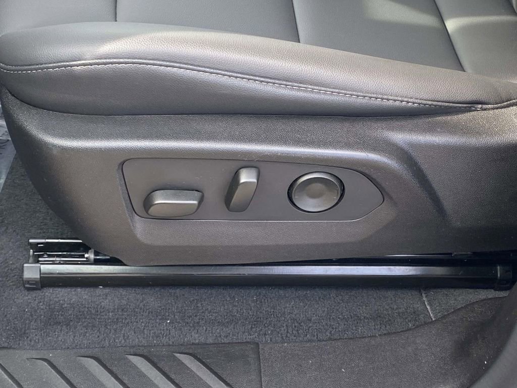 Used 2023 Chevrolet Colorado LT w/ LT Convenience Package III image 14