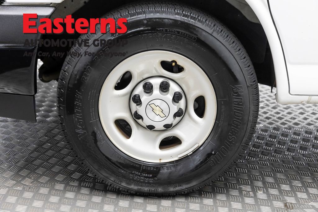 Used 2020 Chevrolet Express 2500 w/ Driver Convenience Package image 32