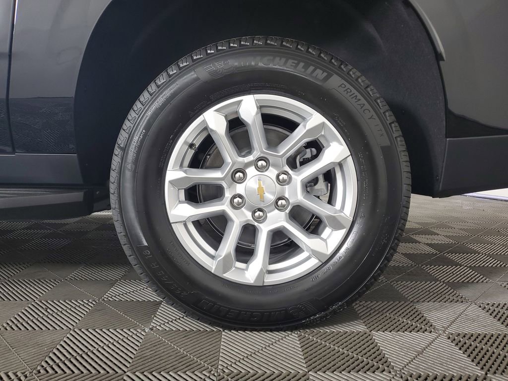 New 2026 Chevrolet Suburban LT w/ Comfort Package image 30