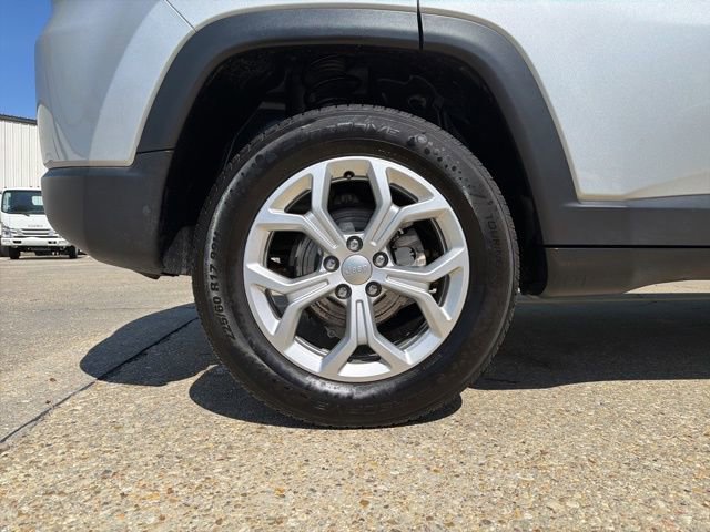 Used 2024 Jeep Compass Latitude image 35