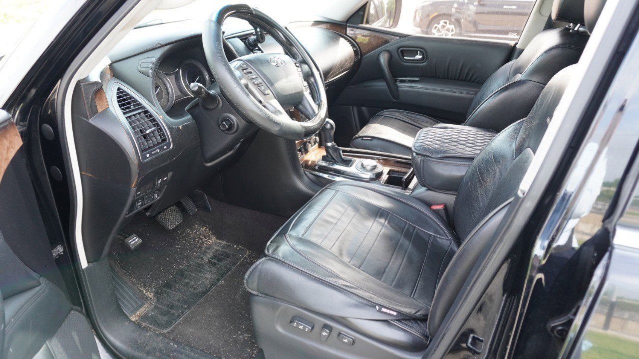 Used 2011 INFINITI QX56 4WD w/ Deluxe Touring Pkg image 8