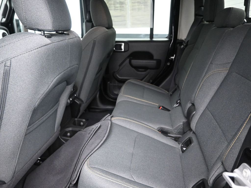 Used 2025 Jeep Gladiator Sport image 13