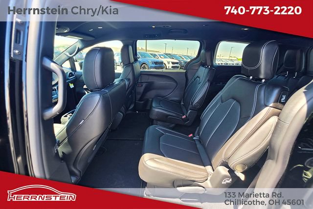 New 2027 Chrysler Pacifica Select FWD image 25