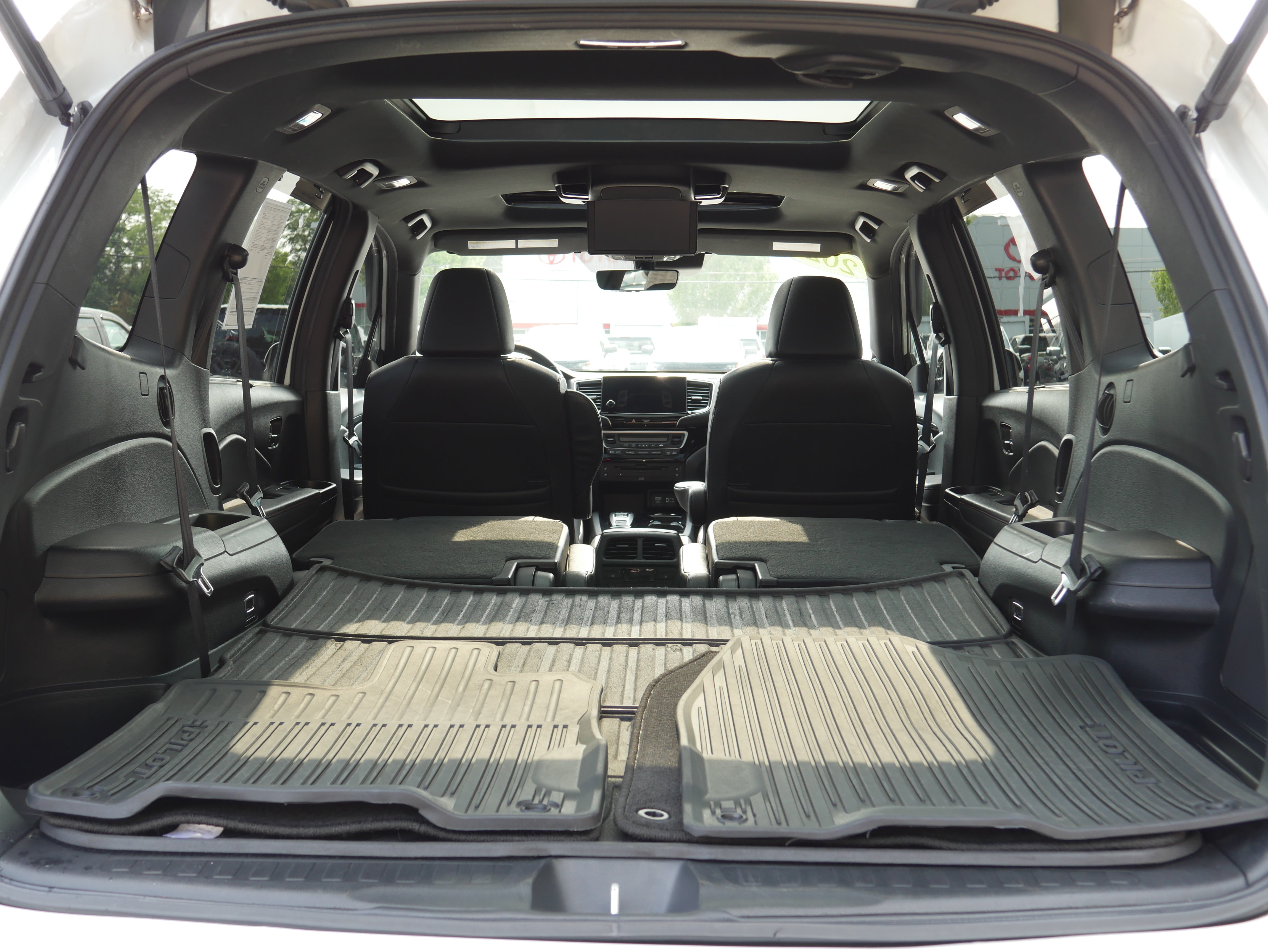 Used 2021 Honda Pilot Black Edition image 8