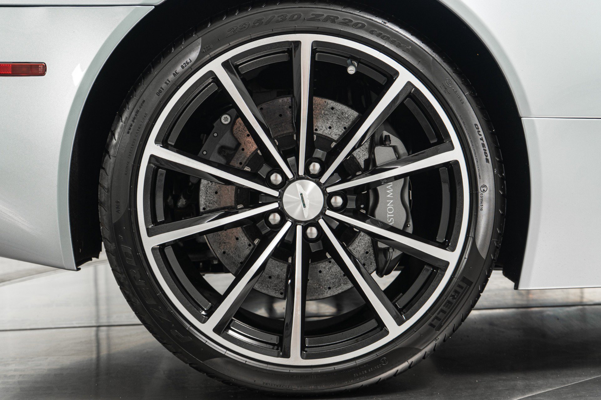 Used 2014 Aston Martin DB9 Volante image 37