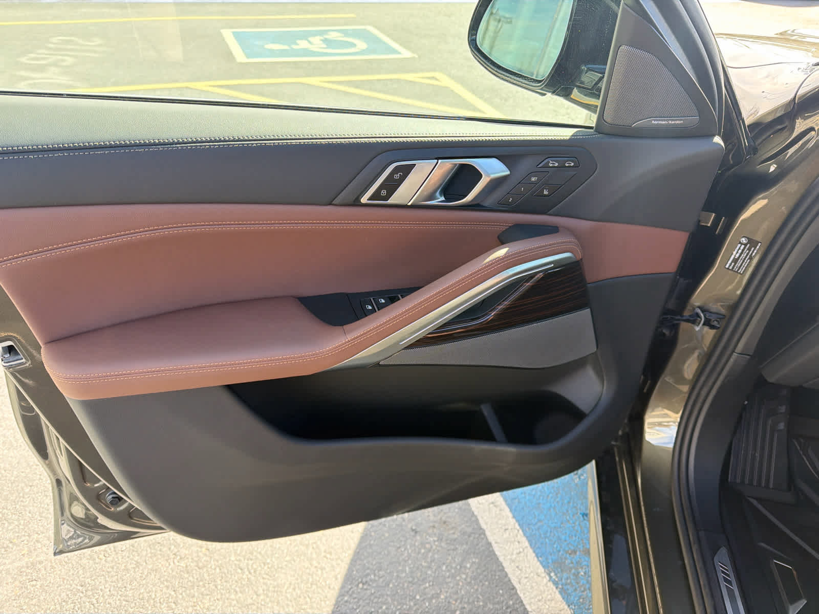 New 2026 BMW X6 xDrive40i image 23