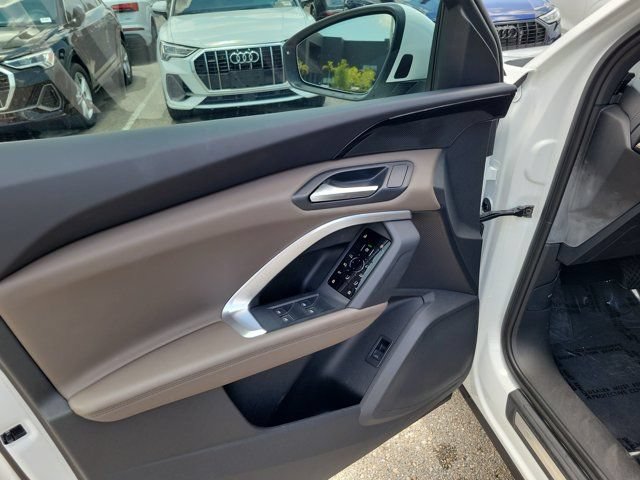 Certified 2025 Audi Q5 Premium w/ Convenience Package AWD/4WD image 18