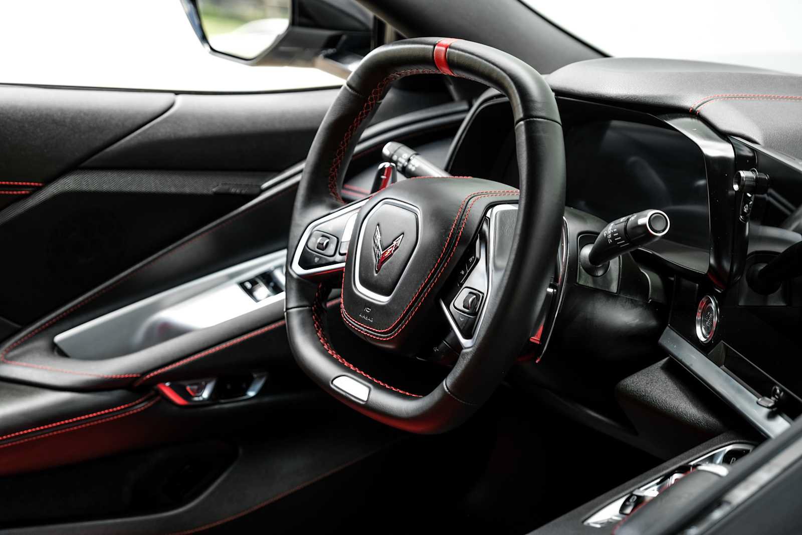 Used 2025 Chevrolet Corvette Z06 RWD image 13