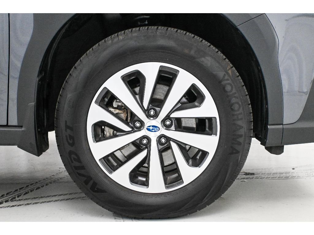 Used 2025 Subaru Outback Premium image 8