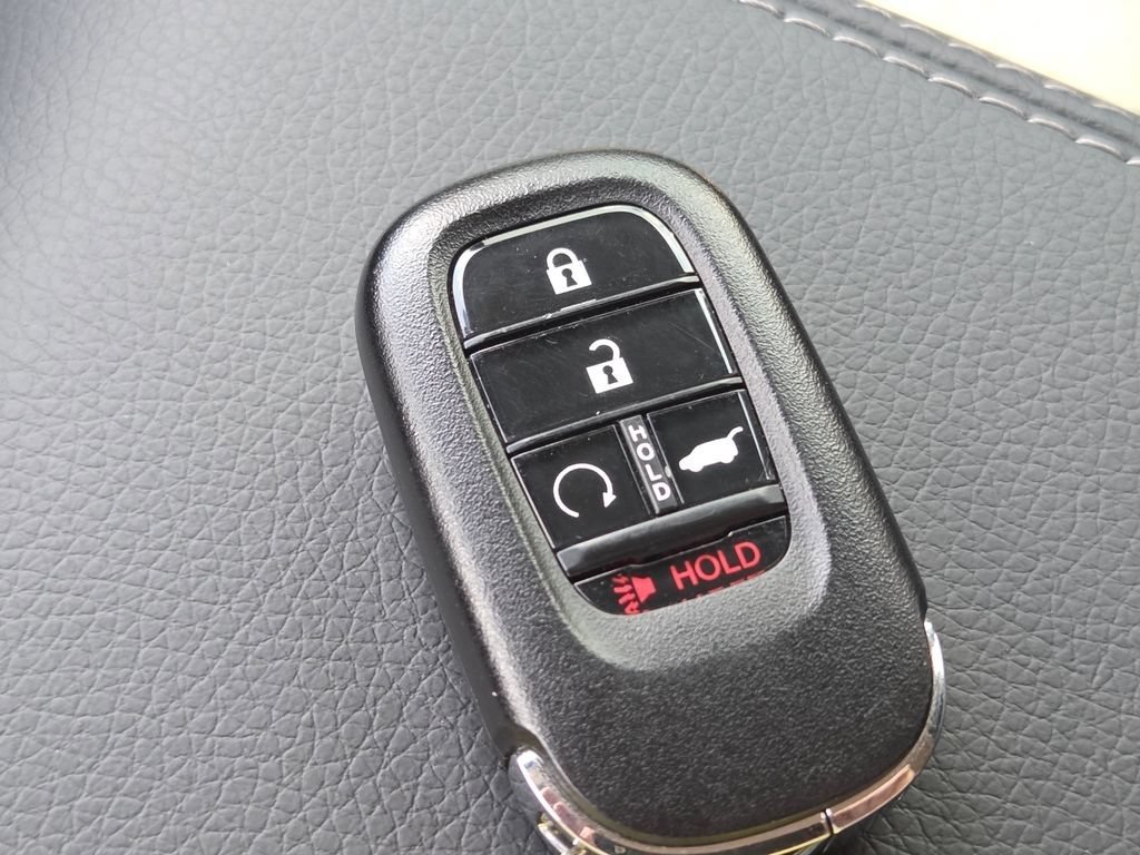 Used 2025 Honda Pilot Elite image 42