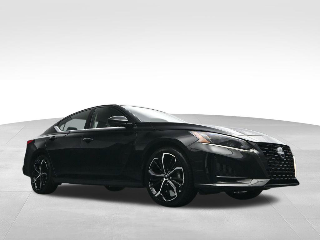Used 2025 Nissan Altima 2.5 SR FWD image 34
