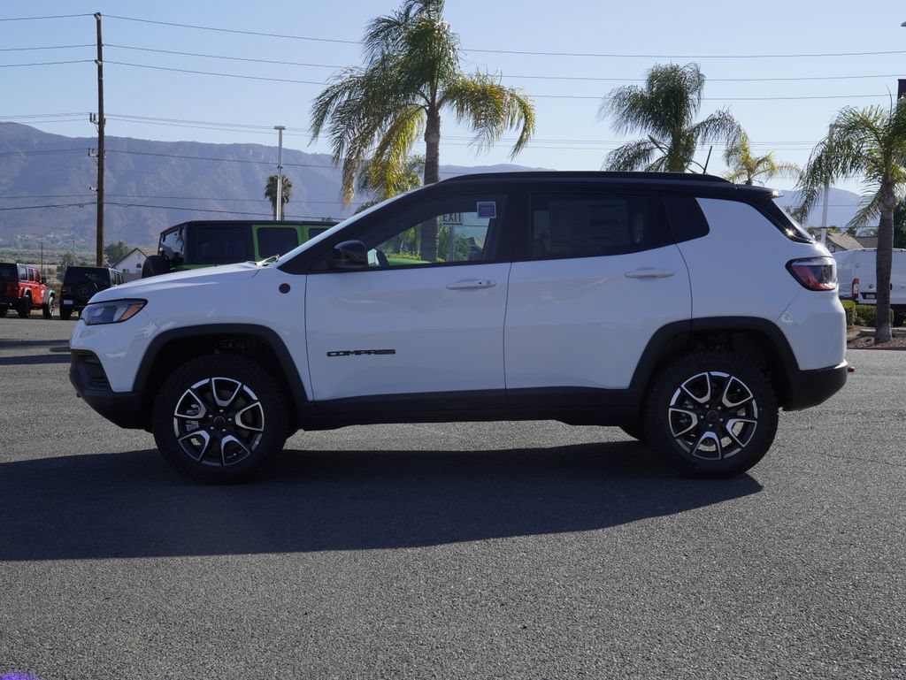 New 2026 Jeep Compass Trailhawk w/ Sun, Sound & Navigation Group AWD/4WD image 7