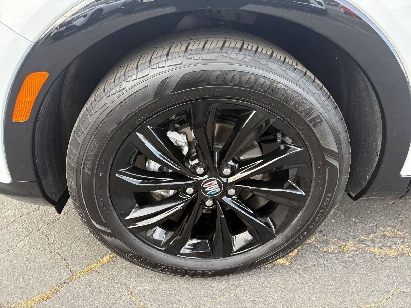 Used 2025 Buick Envista Sport Touring image 29