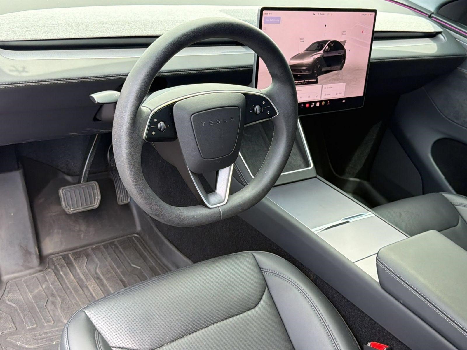 Used 2026 Tesla Model Y AWD image 4