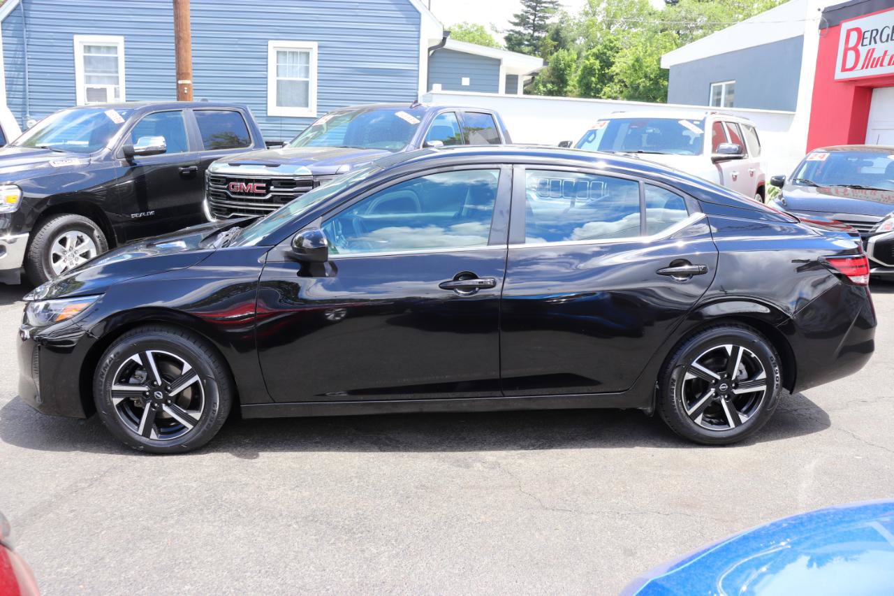 Used 2024 Nissan Sentra SV FWD image 2