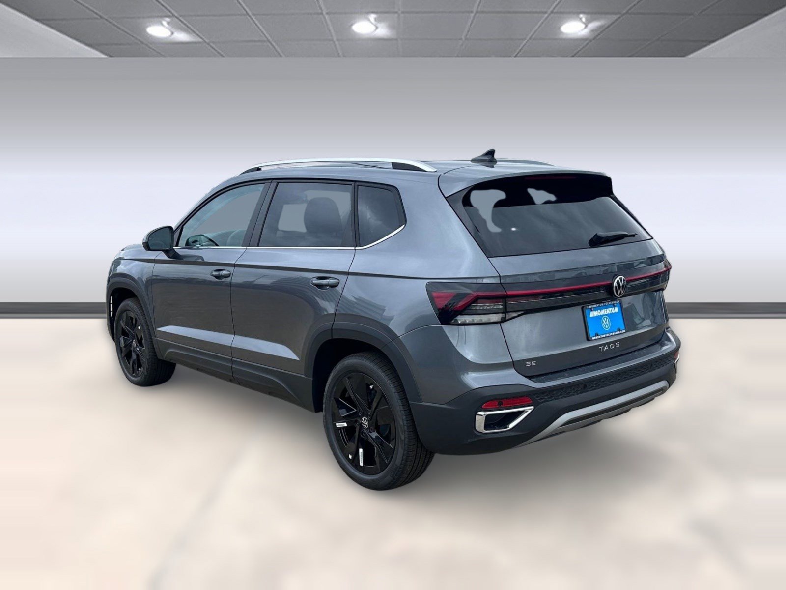 New 2026 Volkswagen Taos SE image 3