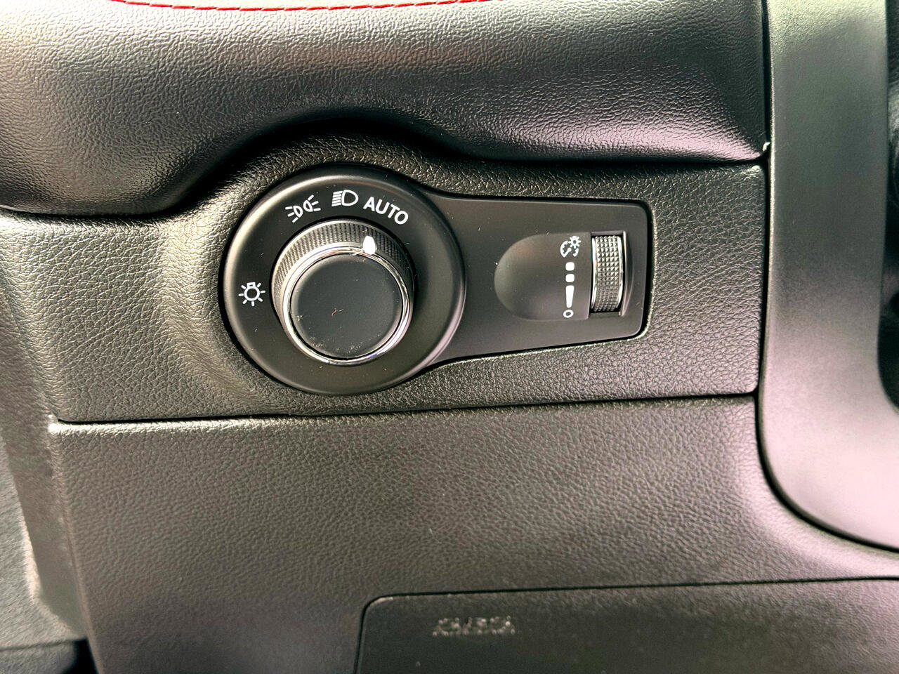 Used 2025 Dodge Durango R/T image 12