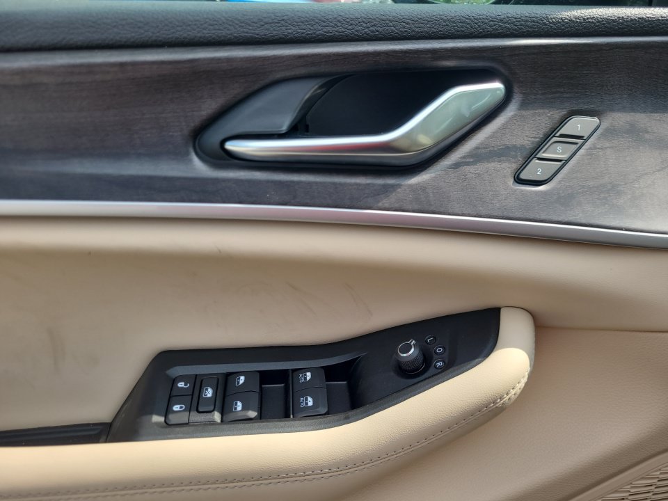 New 2026 Jeep Grand Cherokee L Limited AWD/4WD image 32