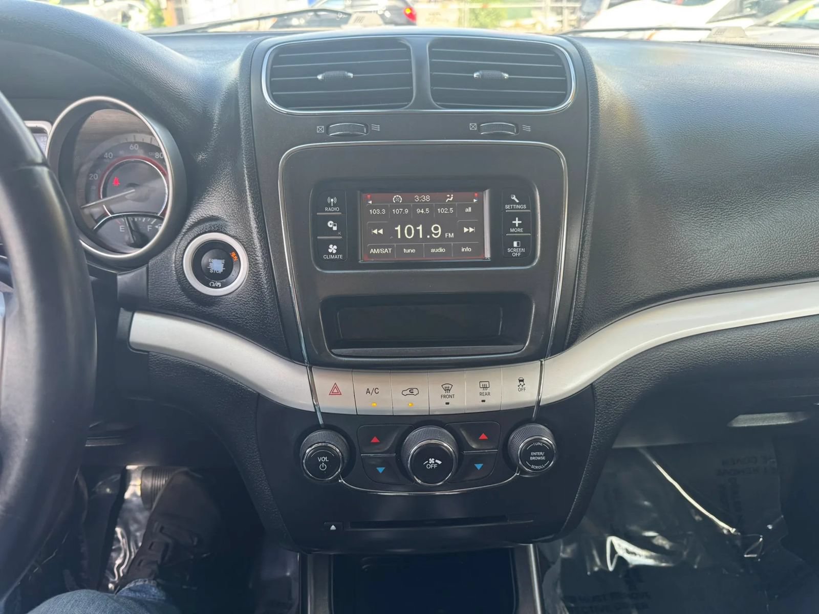 Used 2018 Dodge Journey SE w/ Connectivity Group FWD image 20