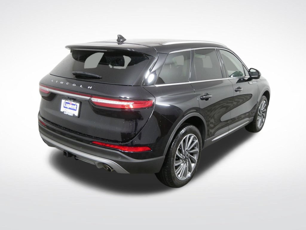 Used 2023 Lincoln Corsair Reserve w/ Towing Package AWD/4WD image 3