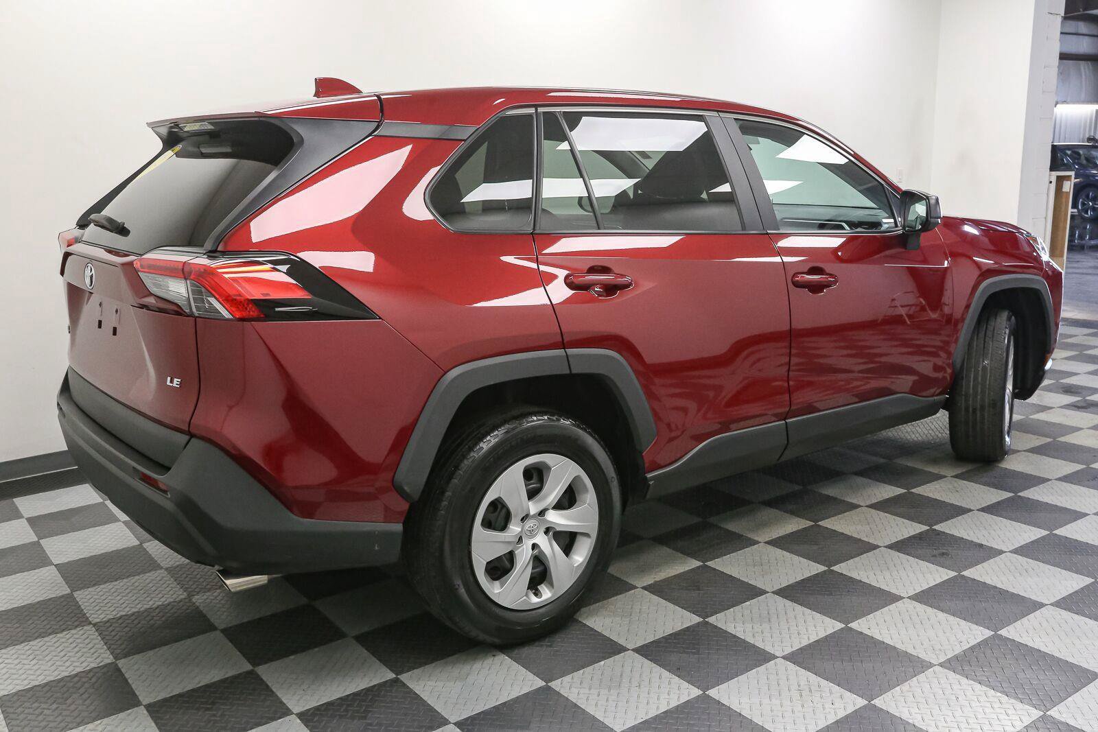 Used 2023 Toyota RAV4 LE FWD image 8