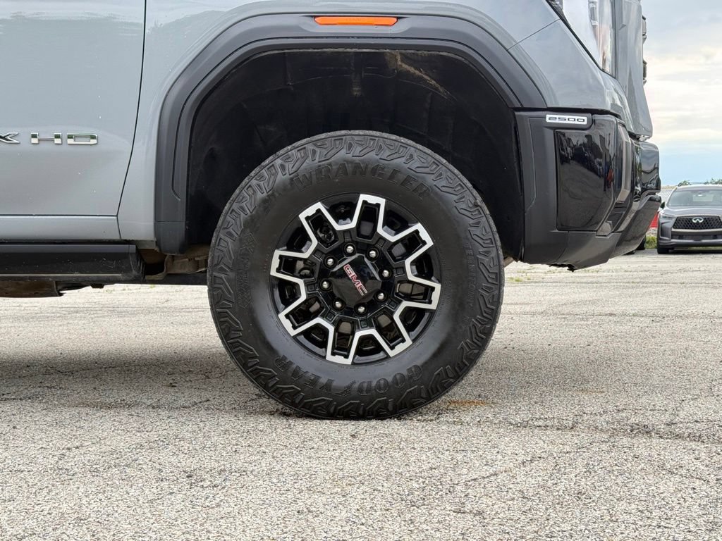 Used 2024 GMC Sierra 2500 AT4X AWD/4WD image 12