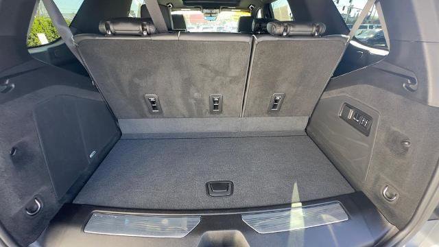 Used 2022 Cadillac Escalade Premium Luxury image 5