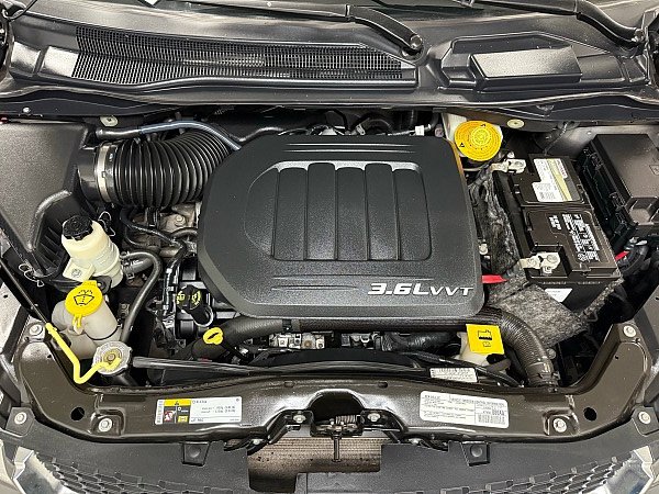 Used 2017 Dodge Grand Caravan SXT w/ Rear Park Assist Package image 15