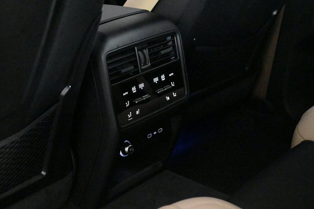 Certified 2026 Porsche Cayenne E-Hybrid Coupe image 20