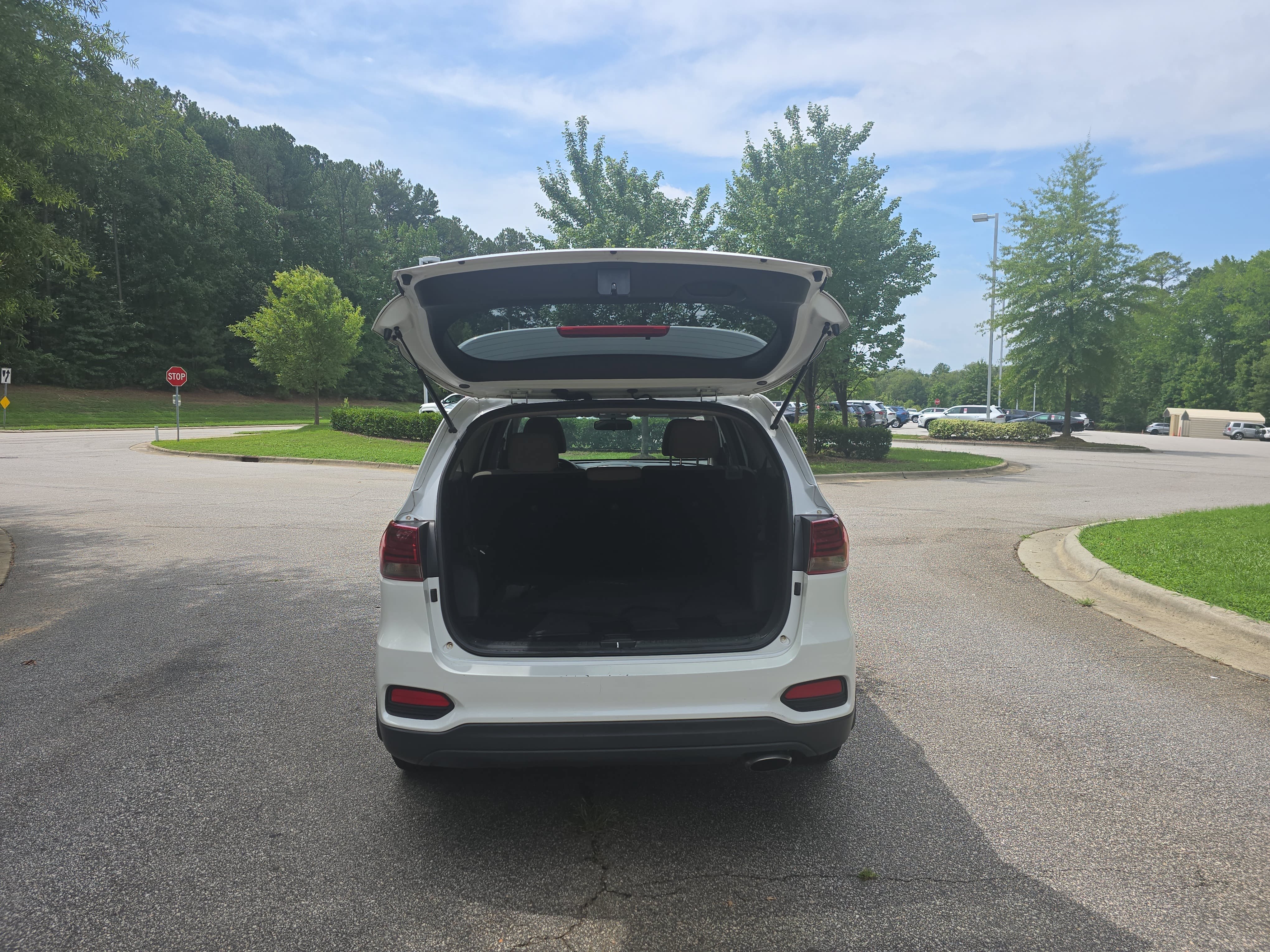 Used 2019 Kia Sorento FWD image 12