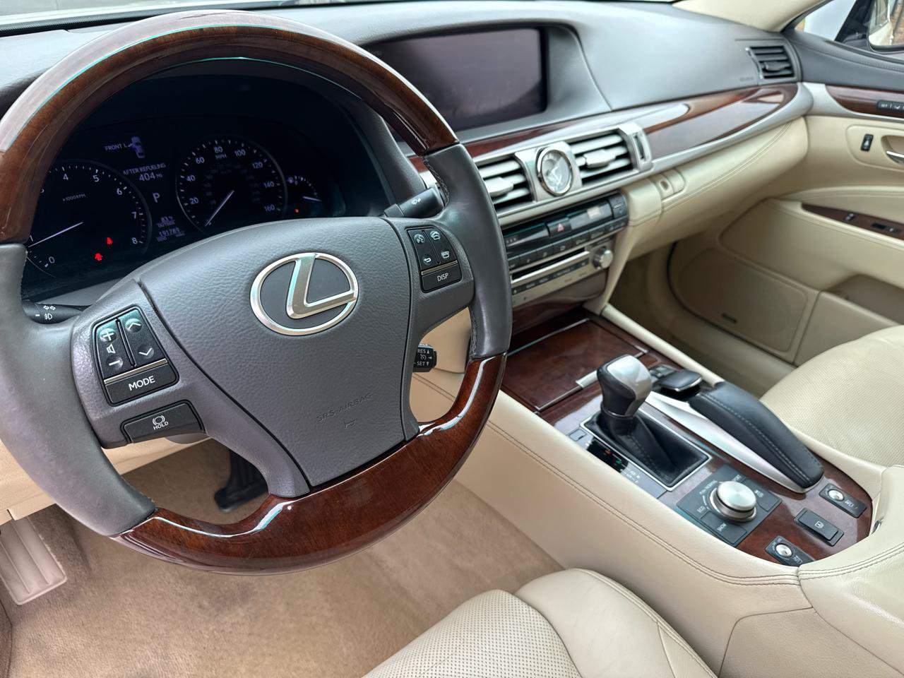Used 2013 Lexus LS 460 w/ Comfort Pkg RWD image 32