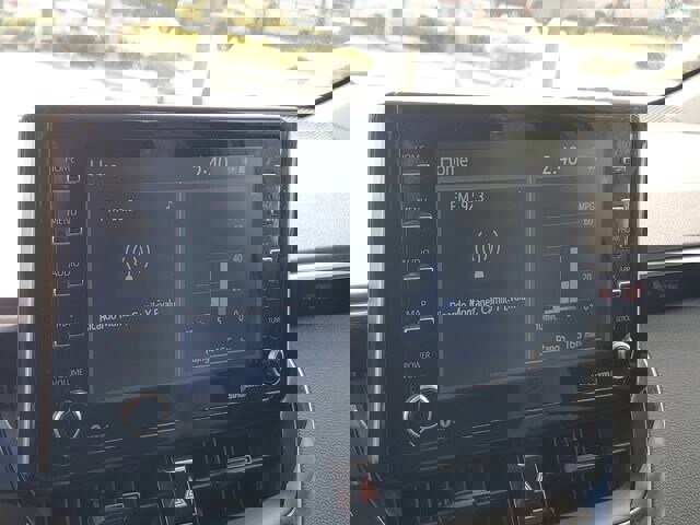 Used 2021 Toyota Corolla LE image 24