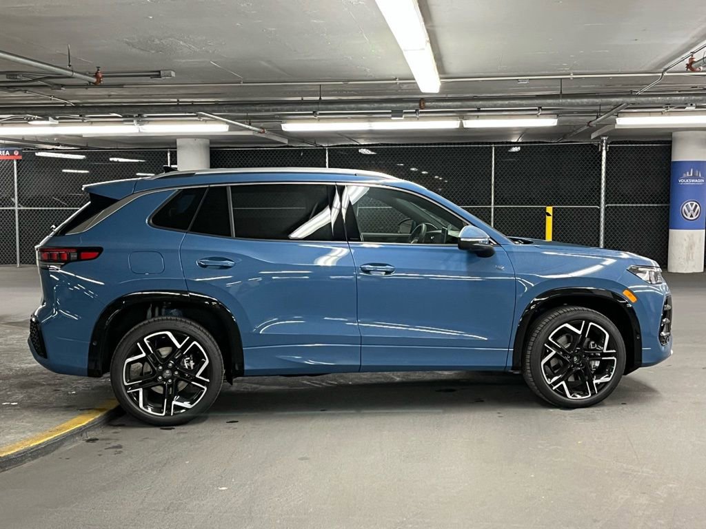 New 2026 Volkswagen Tiguan SEL R-Line image 42