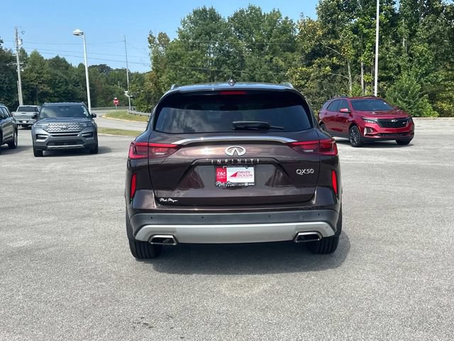 Used 2020 INFINITI QX50 Luxe w/ Navigation Package FWD image 5