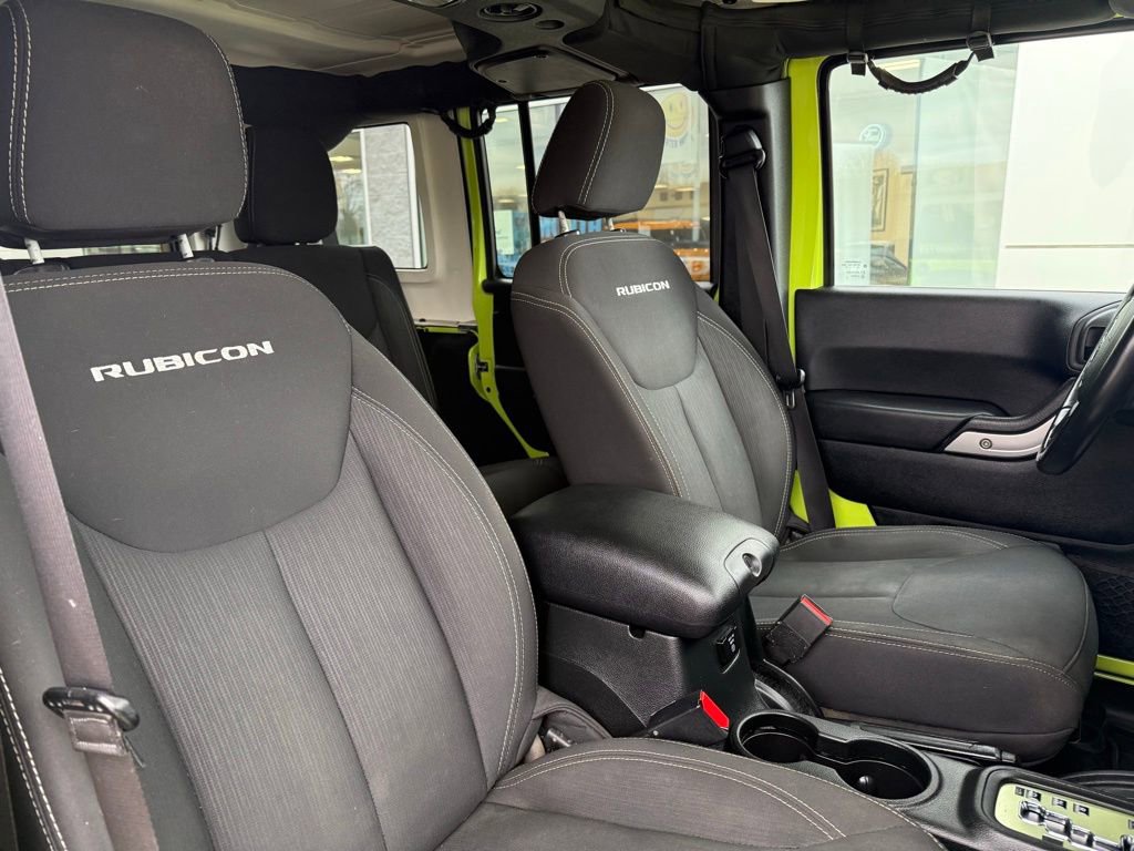 Used 2016 Jeep Wrangler Unlimited Rubicon w/ Connectivity Group image 24