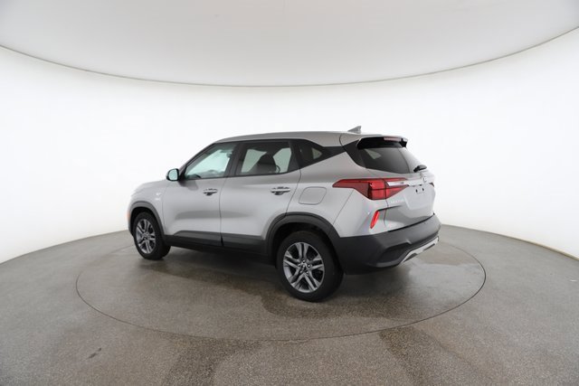 Used 2021 Kia Seltos LX image 10