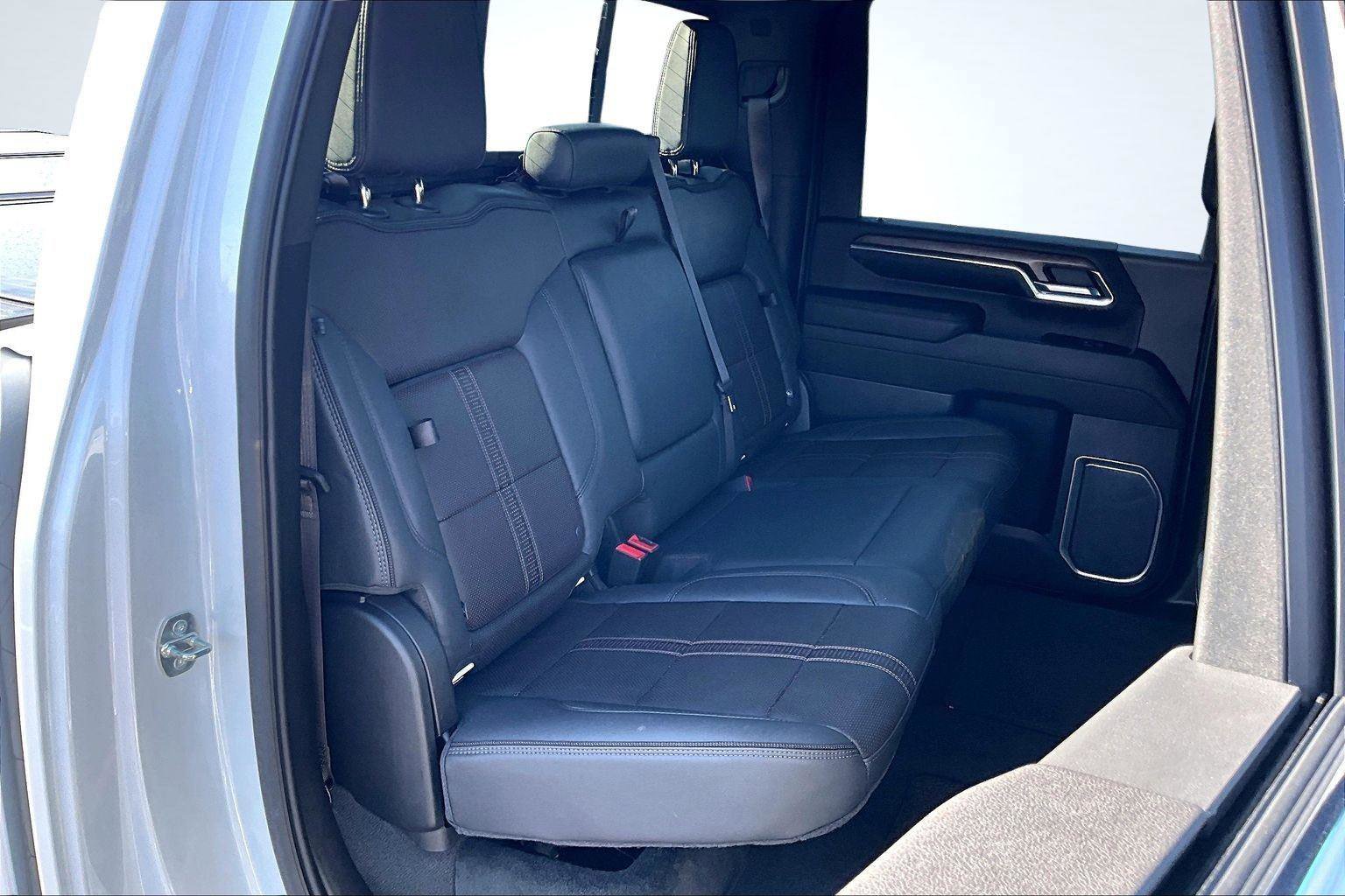 Used 2024 Chevrolet Silverado 2500 High Country w/ Technology Package image 28