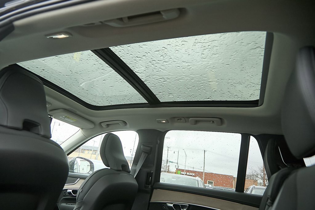 New 2025 Volvo XC90 B6 Core w/ Protection Package Premier image 21