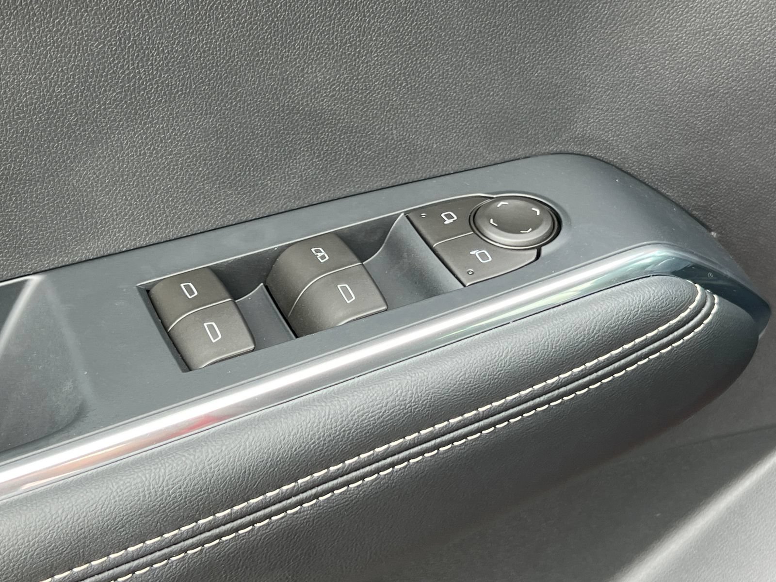 New 2027 GMC Acadia Elevation AWD/4WD image 15