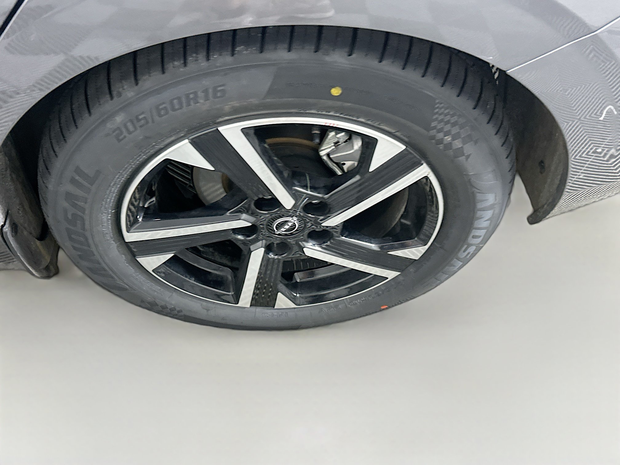 Used 2025 Nissan Sentra SV FWD image 11