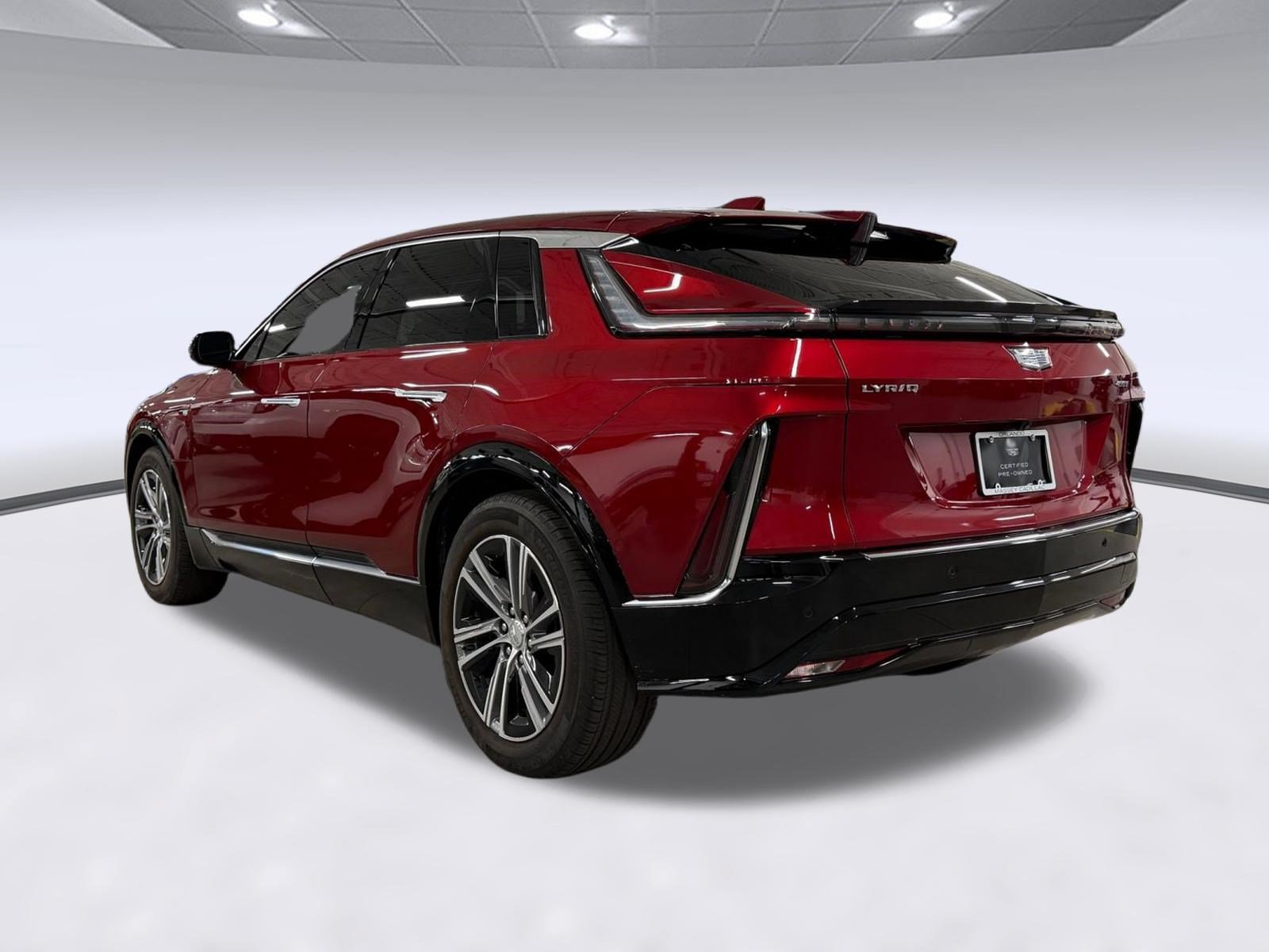 Certified 2024 Cadillac Lyriq Luxury RWD image 3