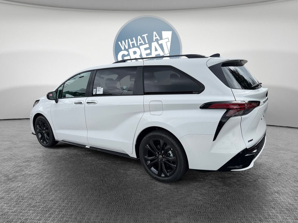 New 2026 Toyota Sienna XSE FWD image 6