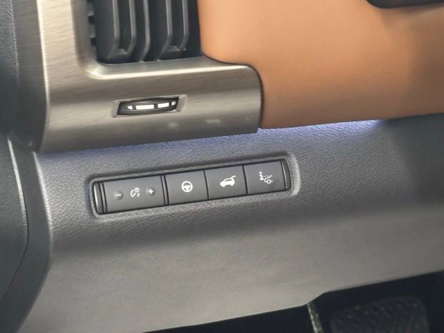 Used 2025 Nissan Pathfinder Platinum w/ Cargo Package image 18