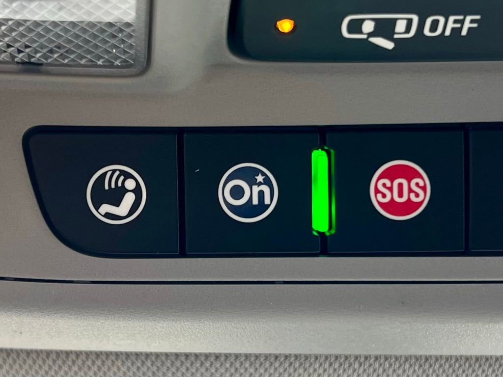 Used 2022 GMC Acadia SLE image 30