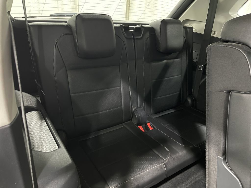 Used 2020 Volkswagen Tiguan SEL image 30