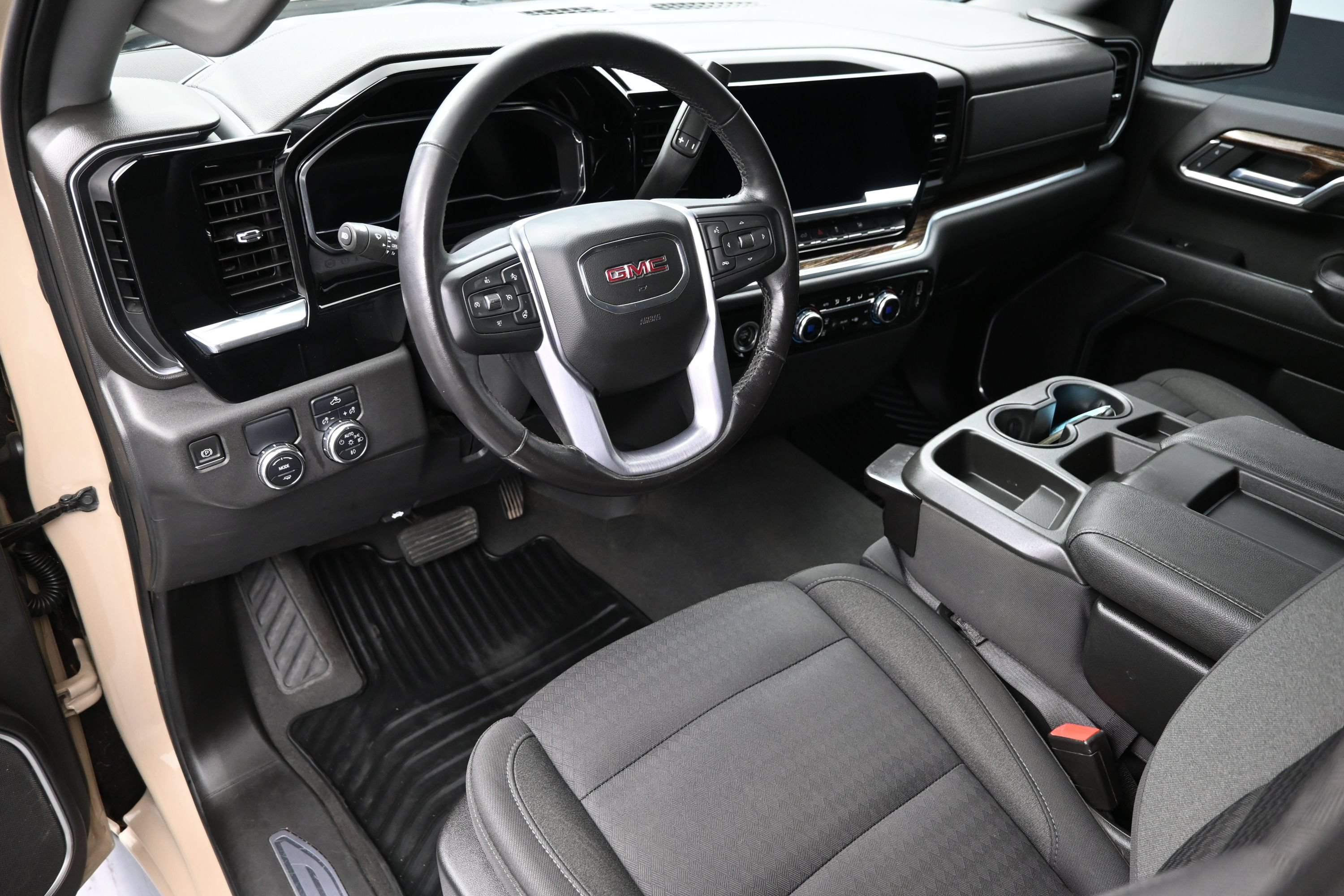 Used 2022 GMC Sierra 1500 Elevation RWD image 22