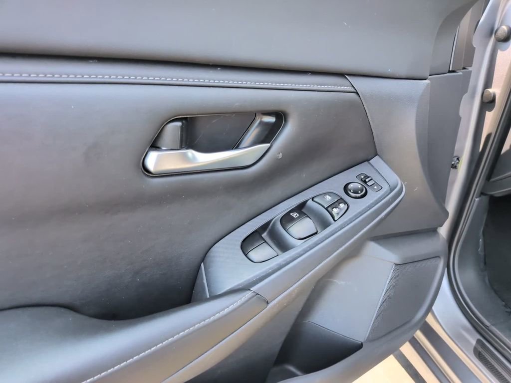 Used 2023 Nissan Sentra SV w/ All-Weather Package FWD image 16